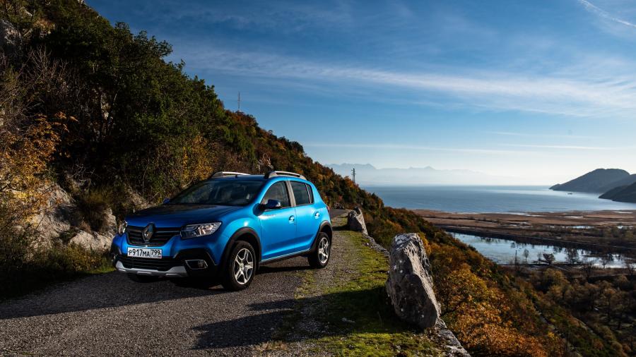  Renault Sandero Stepway 2018 года  (CIS) (фото 7 из 12)